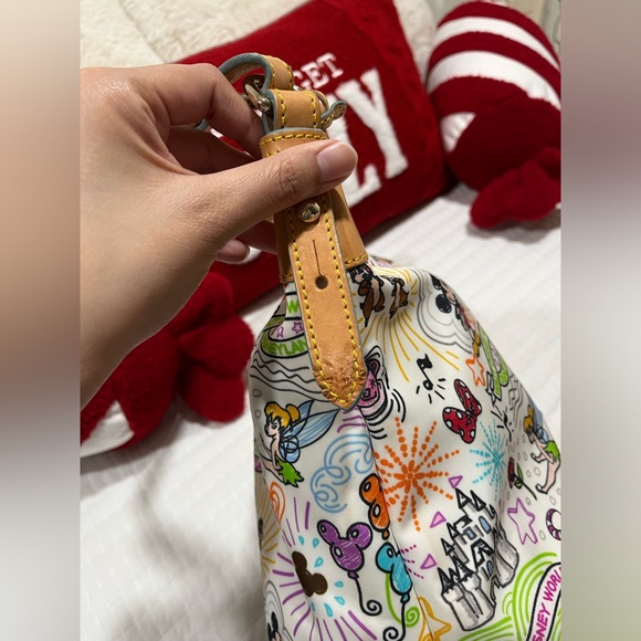Dooney and Bourke Bag - Picture 3 of 12